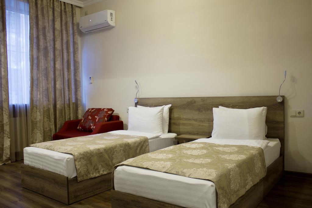 Hotel Feri Tbilisi Exterior foto